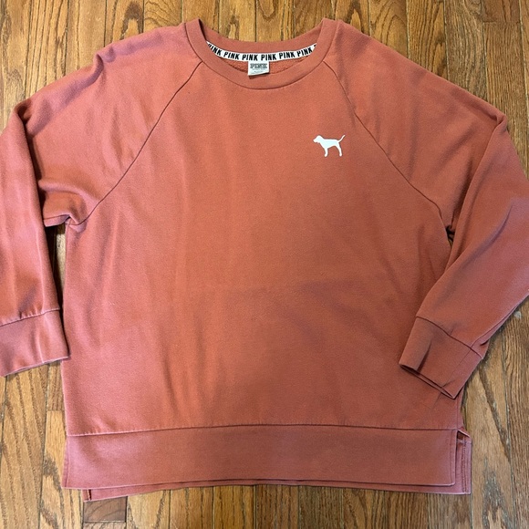 Pink brand sweater - Picture 2 of 2